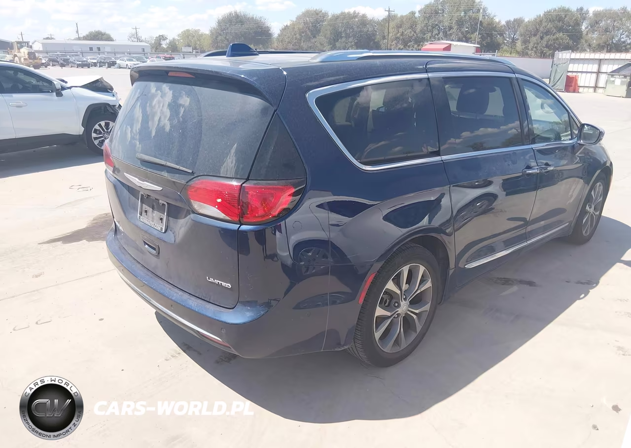 2017 Chrysler Pacifica Limited VIN:2C4RC1GG7HR602886 - 4