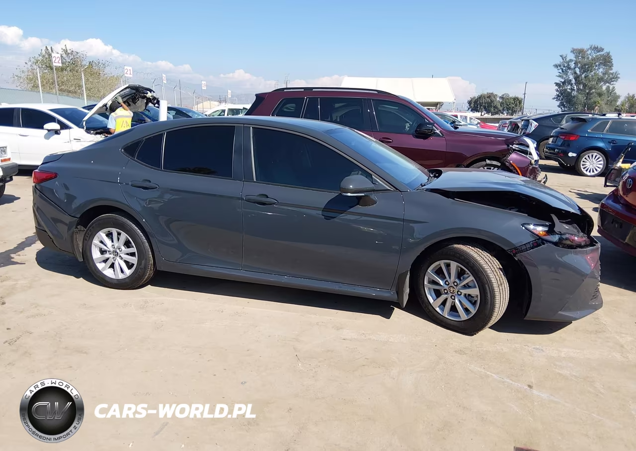 2026 Toyota Camry Le VIN:4T1DAACK6TU759522 - 13