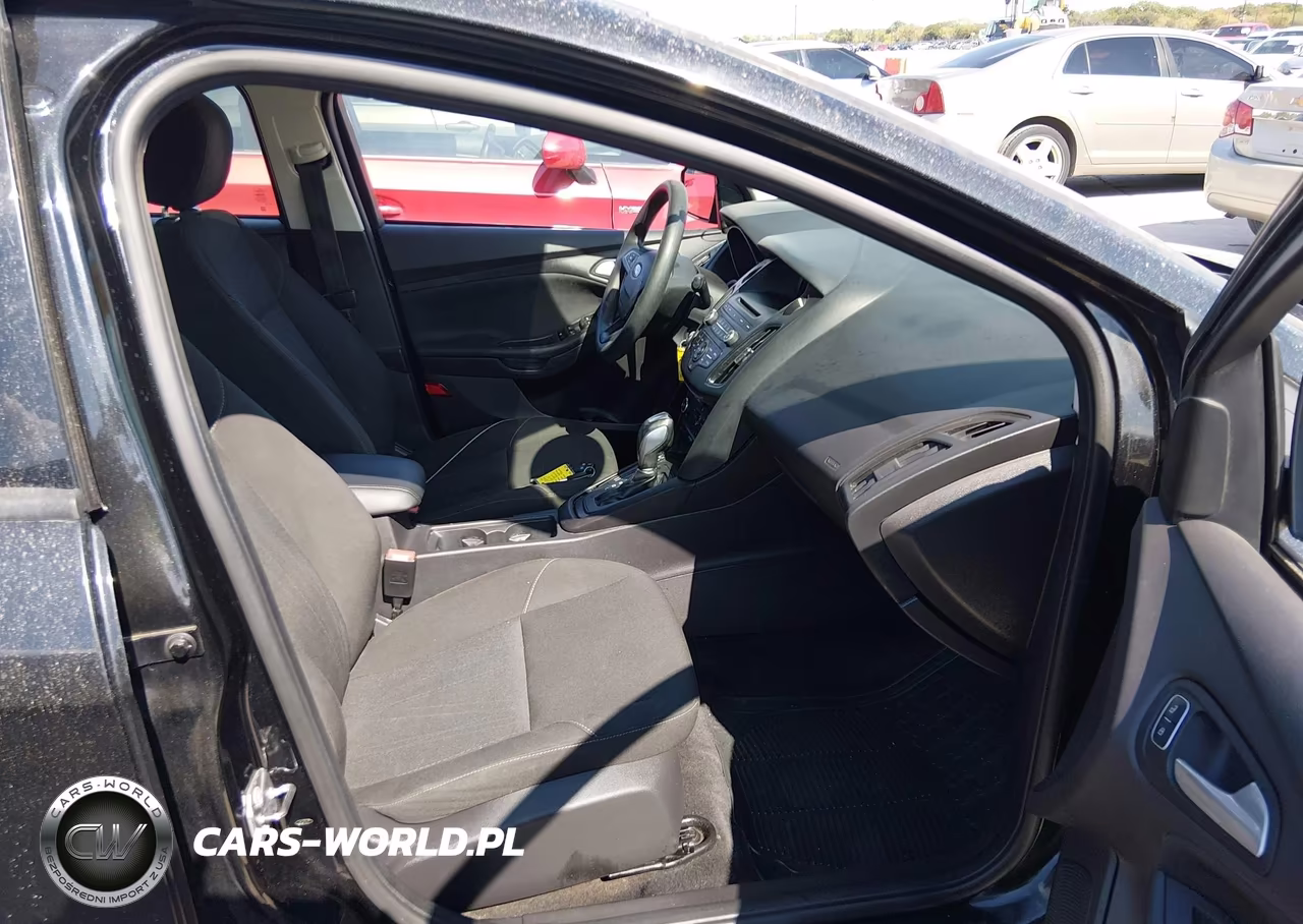 2015 Ford Focus Se VIN:1FADP3F24FL242889 - 5