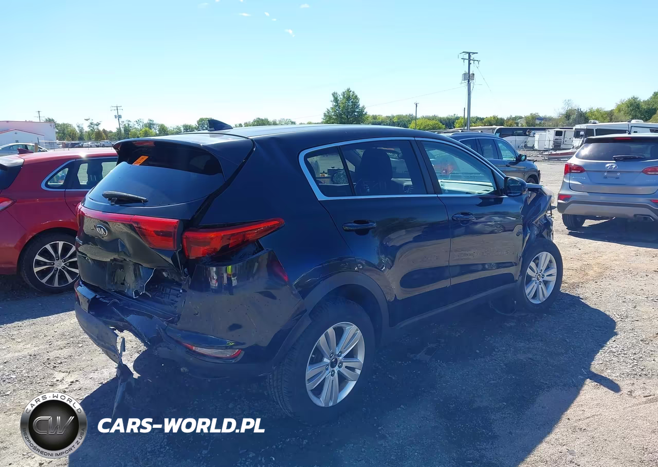 2018 Kia Sportage Lx VIN:KNDPMCAC6J7310742 - 4