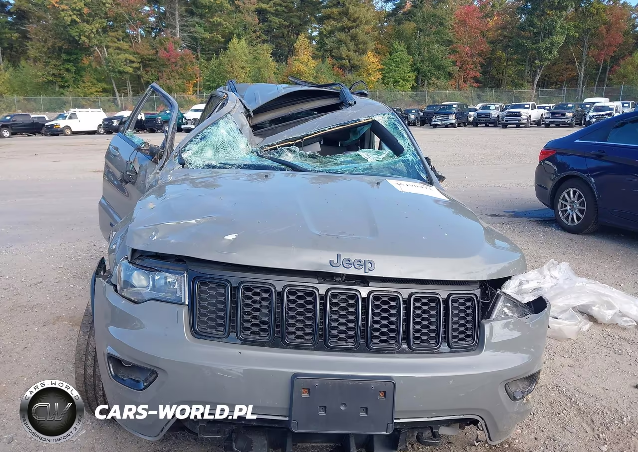 2020 Jeep Grand Cherokee Upland 4X4 VIN:1C4RJFAG9LC161985 - 13
