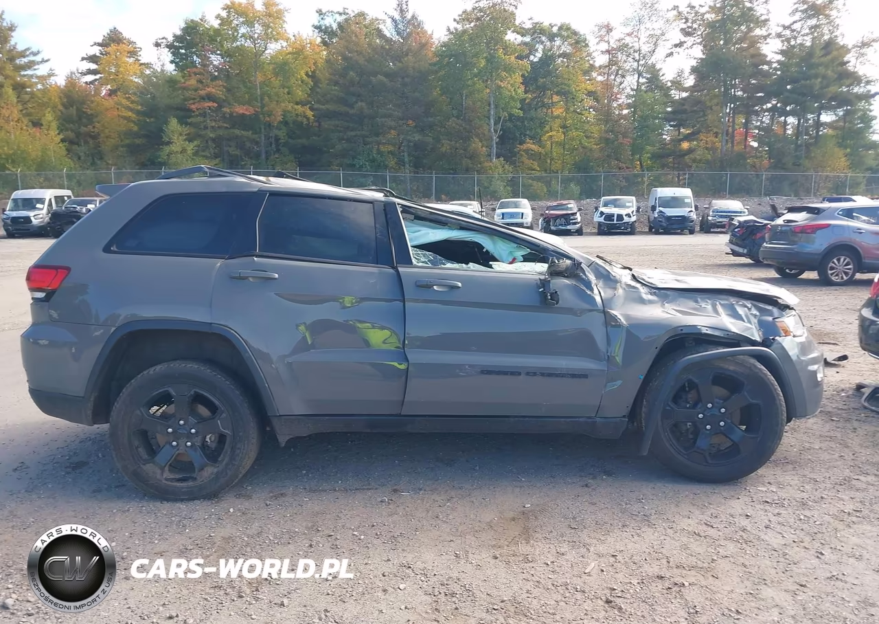 2020 Jeep Grand Cherokee Upland 4X4 VIN:1C4RJFAG9LC161985 - 14