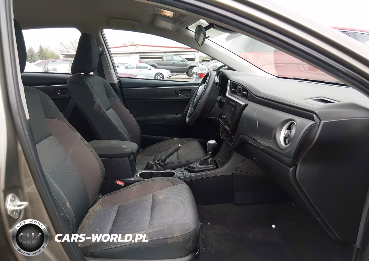 2019 Toyota Corolla Le VIN:2T1BURHE5KC142225 - 5