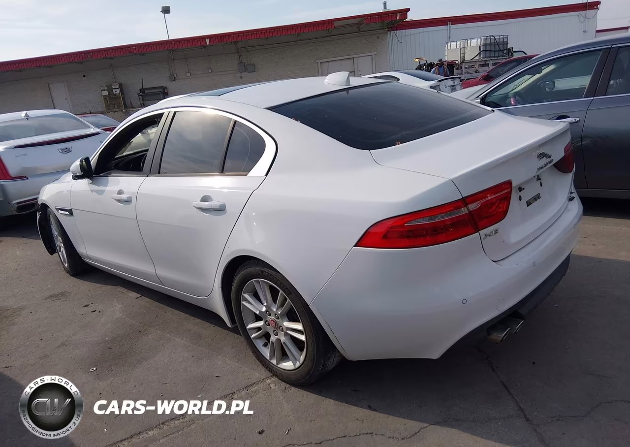 2017 Jaguar Xe 20D Premium VIN:SAJAD4BN3HA968142 - 3