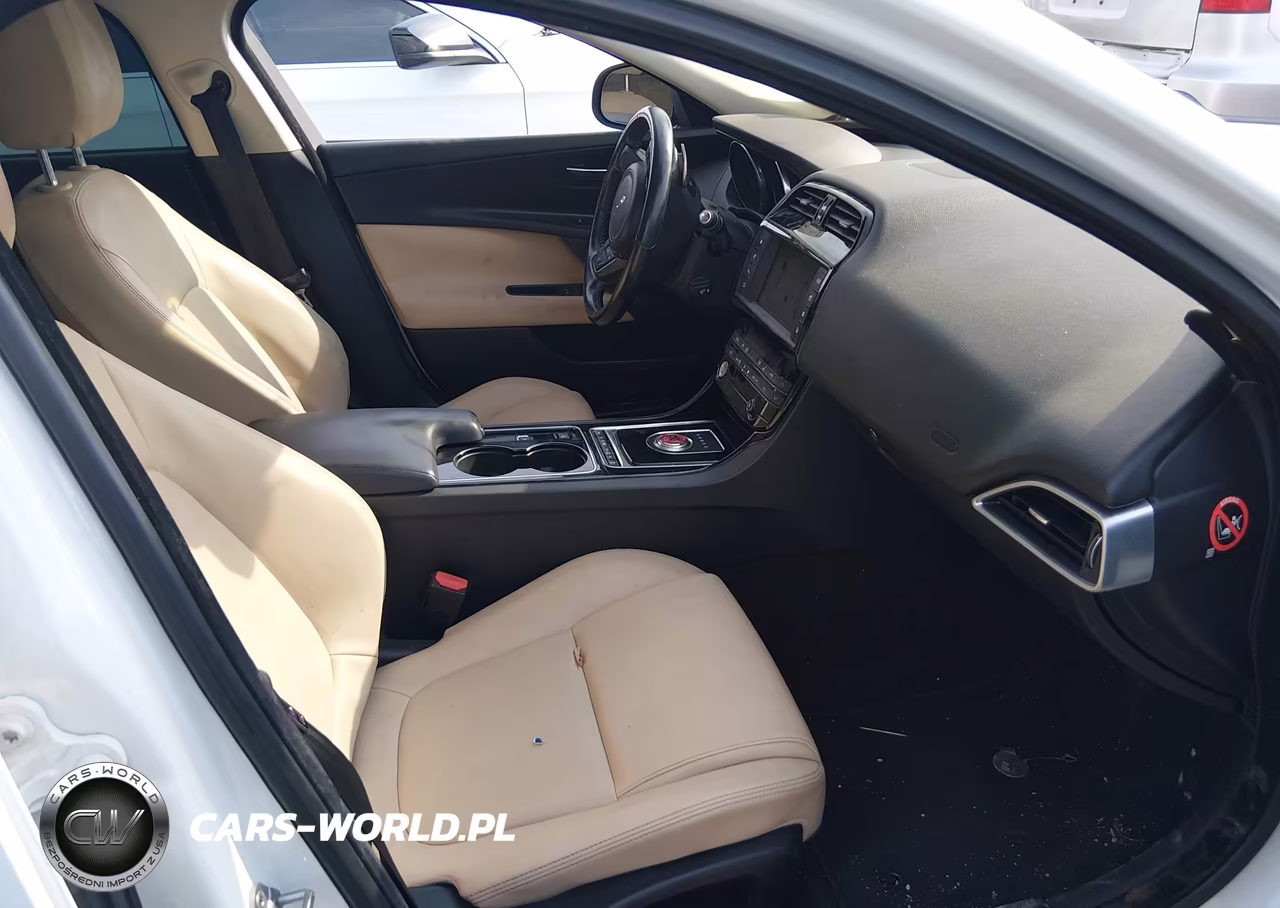 2017 Jaguar Xe 20D Premium VIN:SAJAD4BN3HA968142 - 5