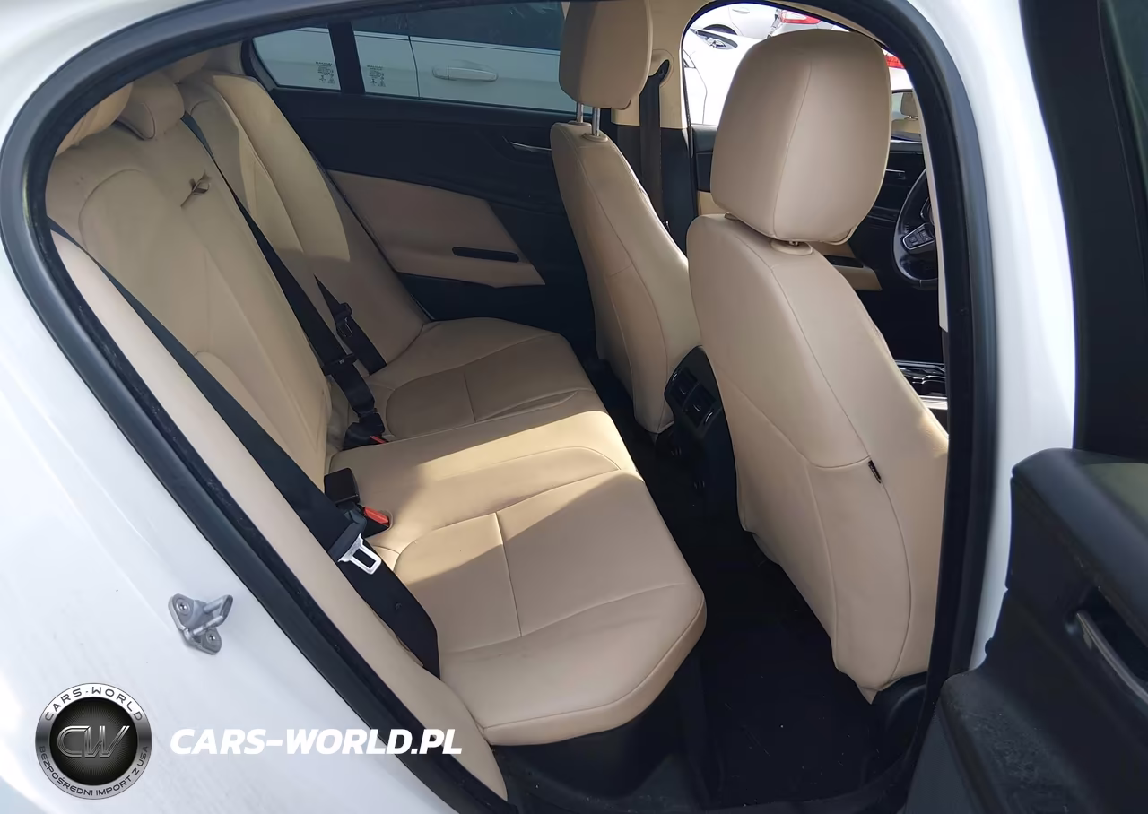 2017 Jaguar Xe 20D Premium VIN:SAJAD4BN3HA968142 - 8