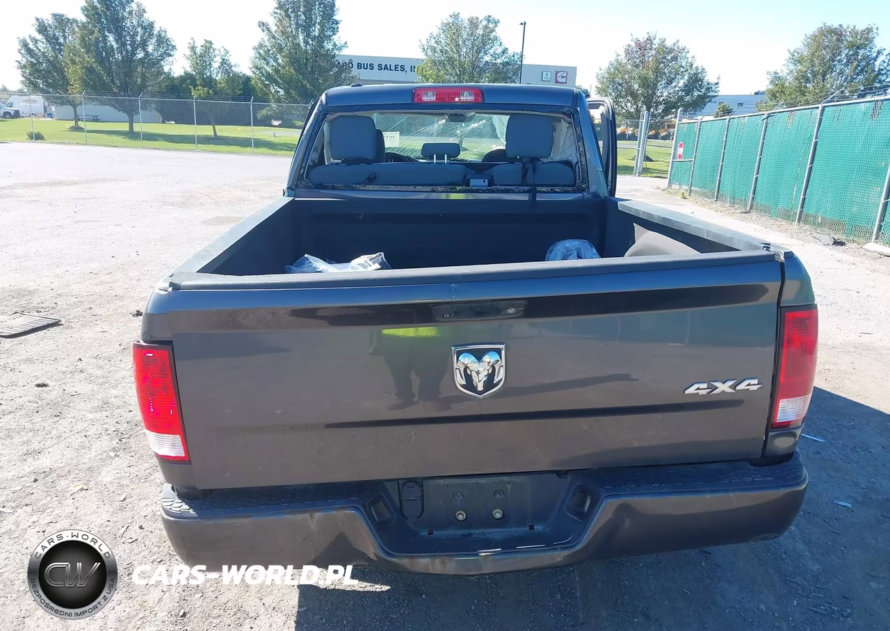 2018 Ram 1500 Express 4X4 6'4 Box VIN:1C6RR7FG9JS188993 - 16
