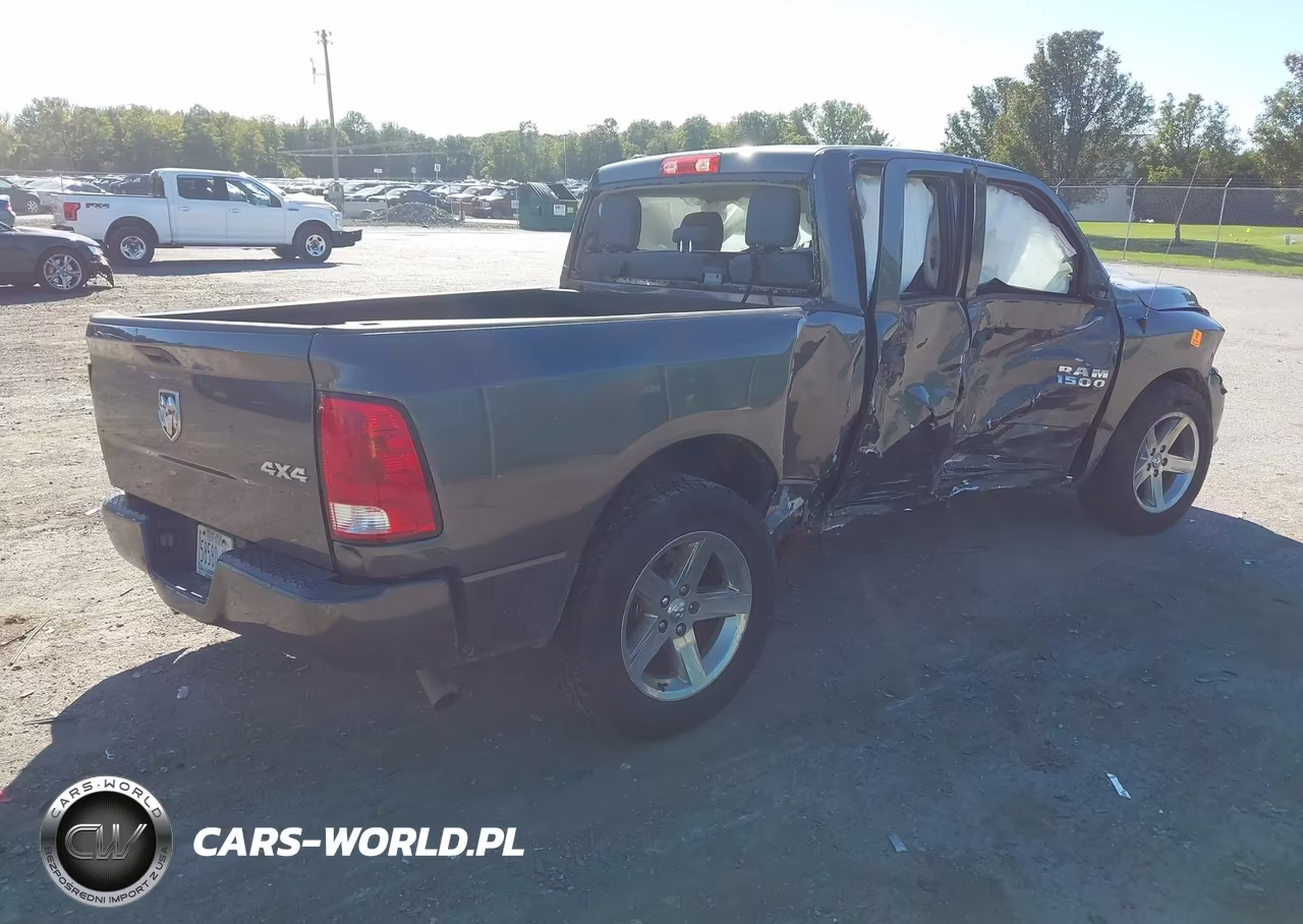 2018 Ram 1500 Express 4X4 6'4 Box VIN:1C6RR7FG9JS188993 - 4