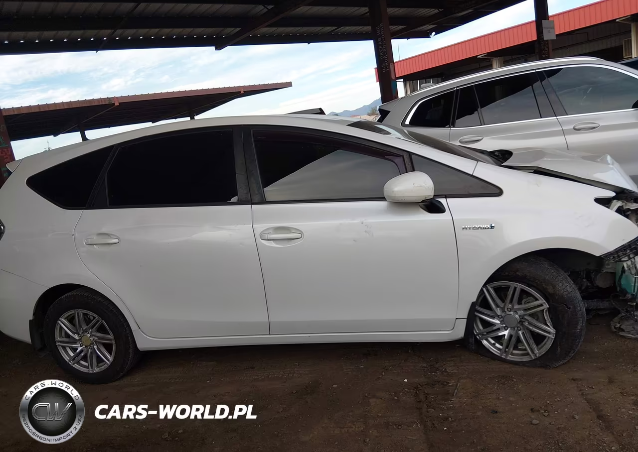 2014 Toyota Prius V Three VIN:JTDZN3EU9E3315696 - 14