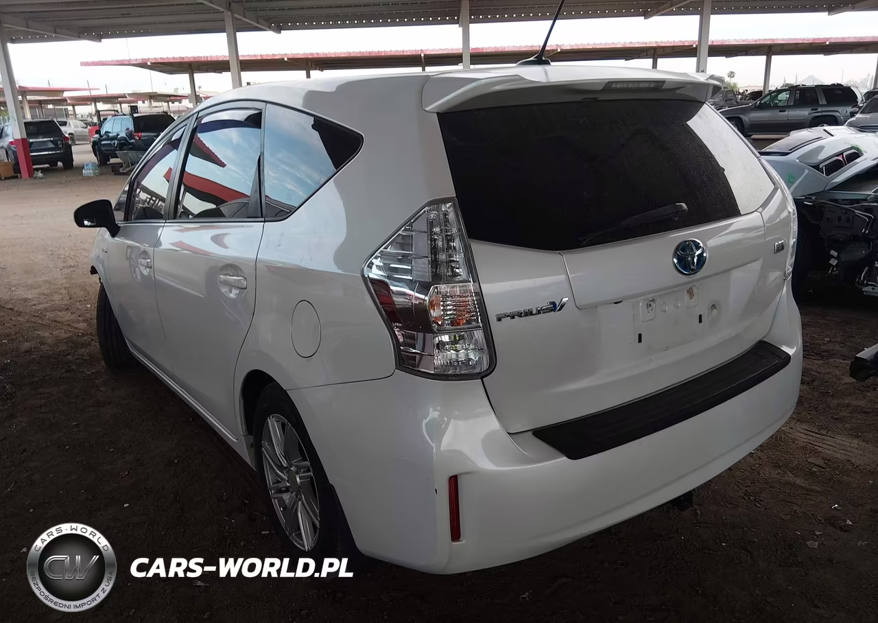 2014 Toyota Prius V Three VIN:JTDZN3EU9E3315696 - 3