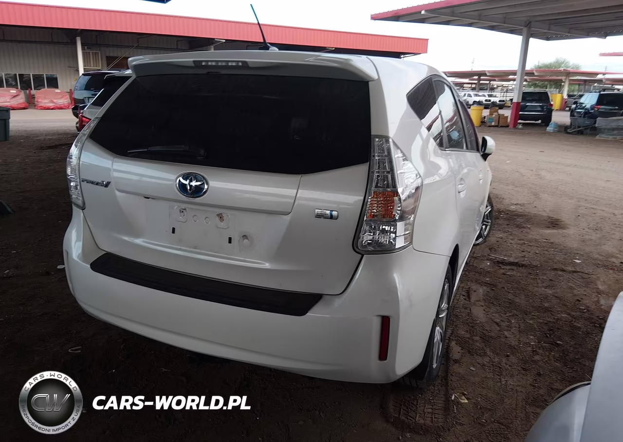 2014 Toyota Prius V Three VIN:JTDZN3EU9E3315696 - 4