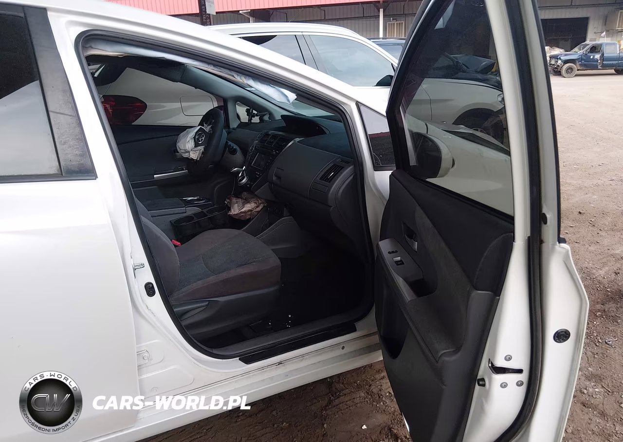 2014 Toyota Prius V Three VIN:JTDZN3EU9E3315696 - 5
