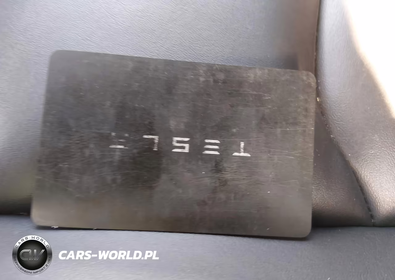 2022 Tesla Model Y Long Range VIN:7SAYGDEE7NF319711 - 11