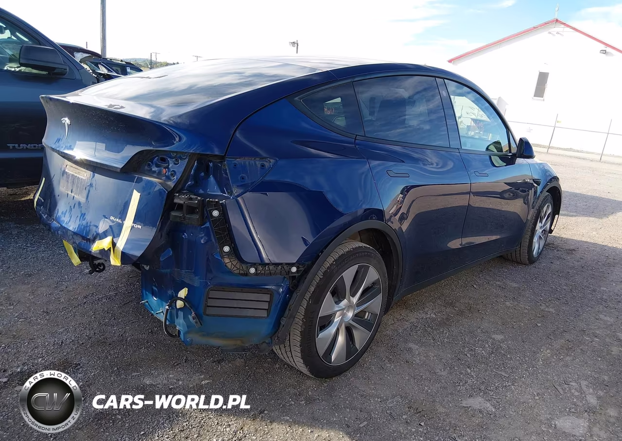 2022 Tesla Model Y Long Range VIN:7SAYGDEE7NF319711 - 4