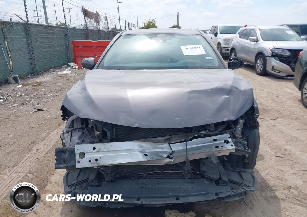 2020 Toyota Camry Le VIN:4T1C11AK4LU335626 - 12