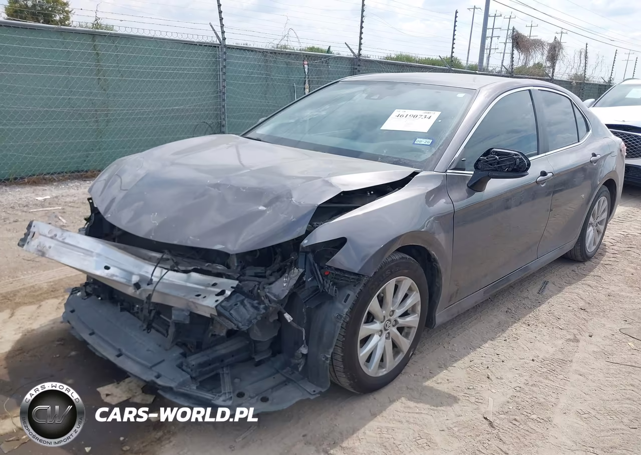 2020 Toyota Camry Le VIN:4T1C11AK4LU335626 - 2