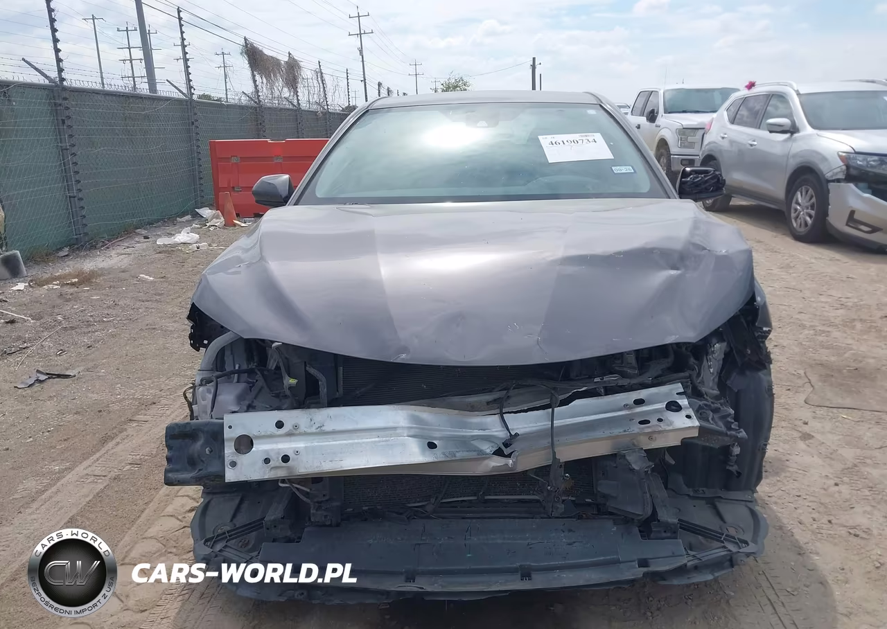 2020 Toyota Camry Le VIN:4T1C11AK4LU335626 - 6