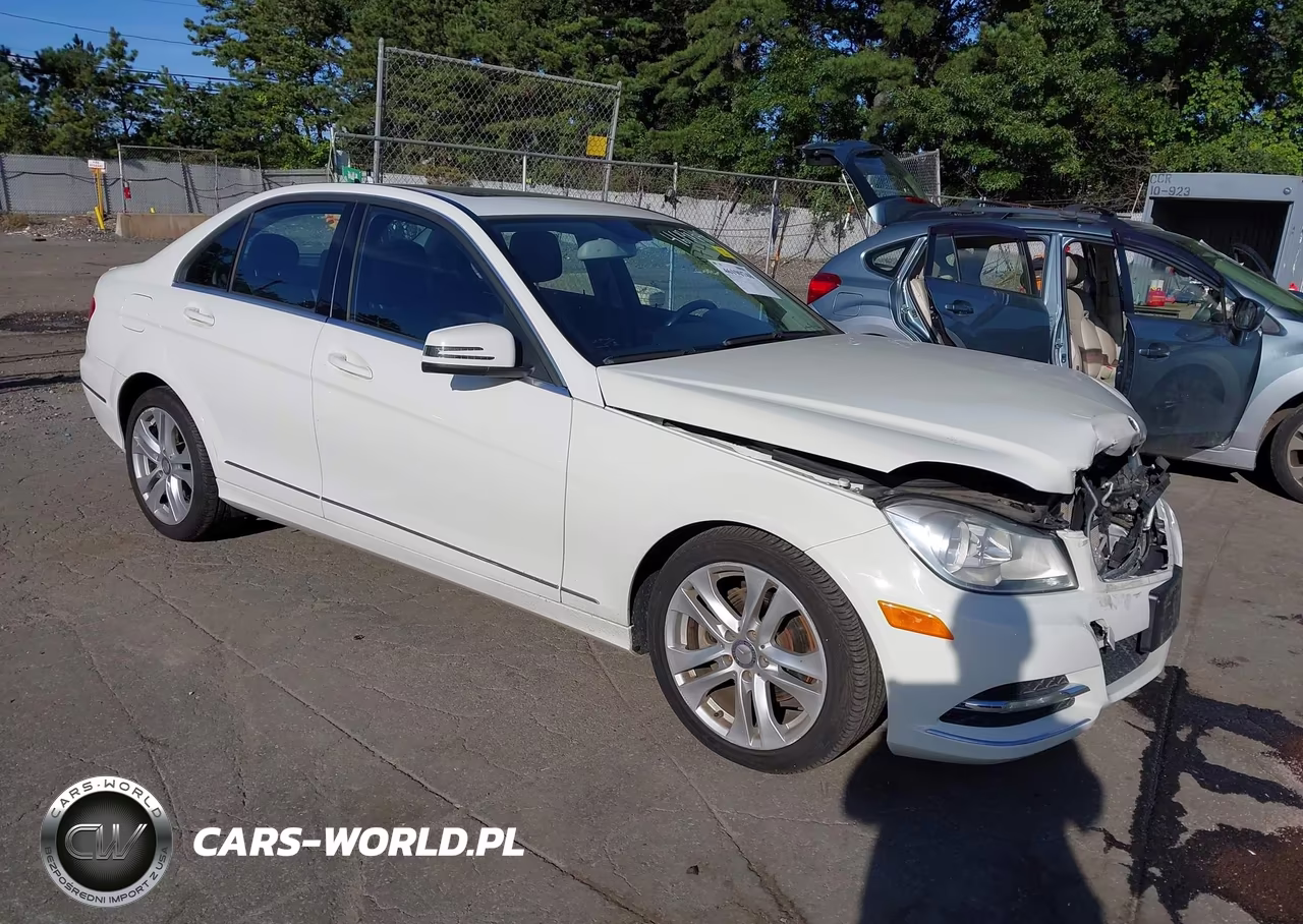 2012 Mercedes-Benz C 300 Luxury 4Matic