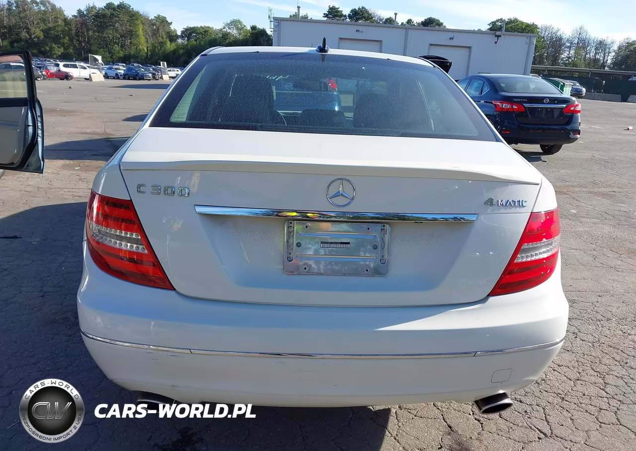 2012 Mercedes-Benz C 300 Luxury 4Matic VIN:WDDGF8BB1CR231800 - 16