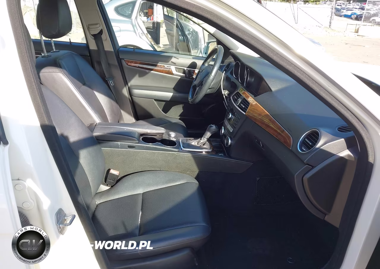2012 Mercedes-Benz C 300 Luxury 4Matic VIN:WDDGF8BB1CR231800 - 5