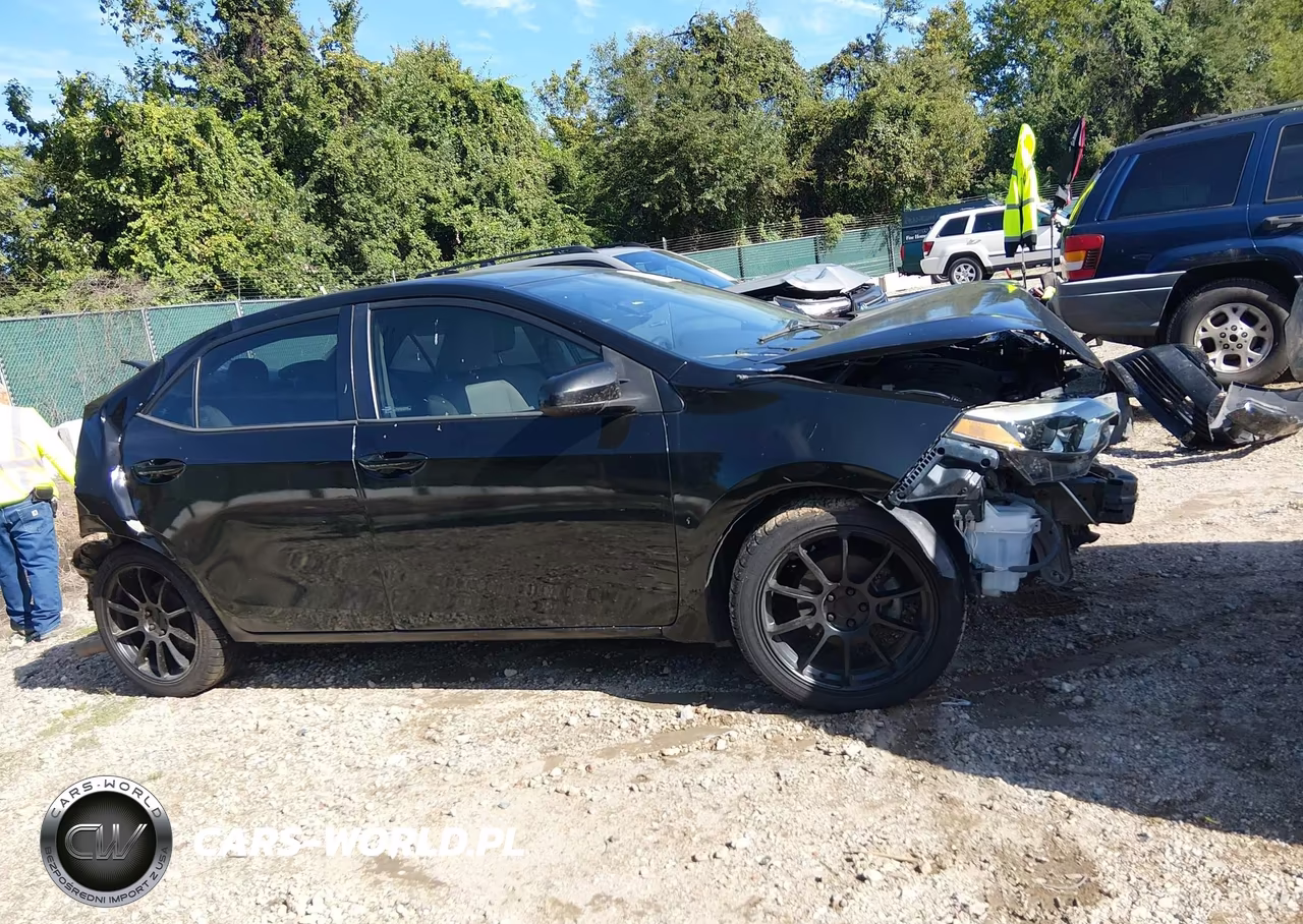 2016 Toyota Corolla Le VIN:5YFBURHE6GP557108 - 14
