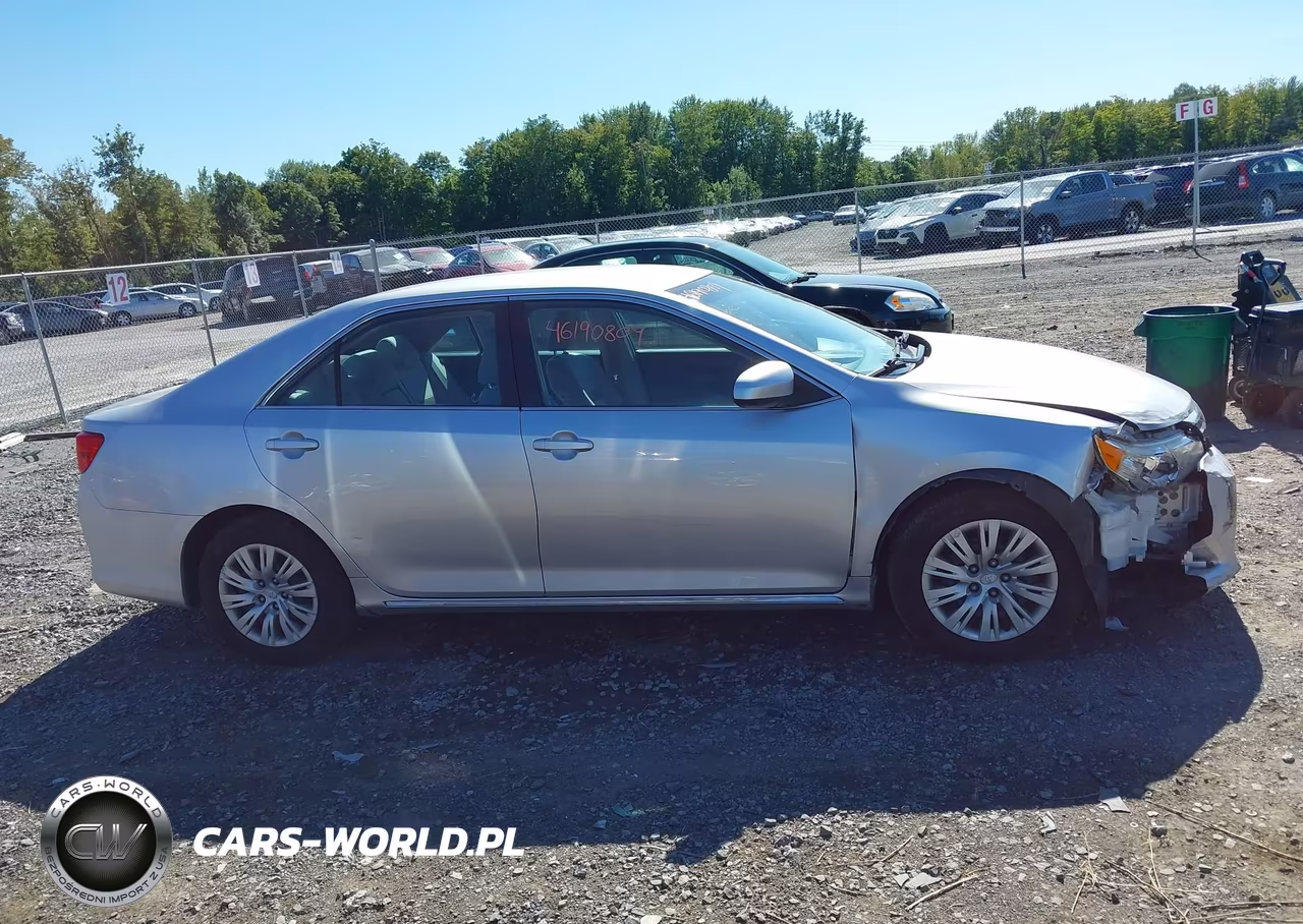 2014 Toyota Camry Le VIN:4T4BF1FK5ER372649 - 13