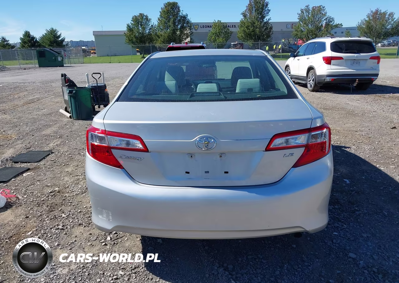 2014 Toyota Camry Le VIN:4T4BF1FK5ER372649 - 16