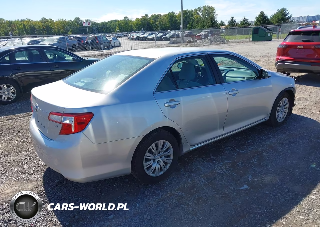 2014 Toyota Camry Le VIN:4T4BF1FK5ER372649 - 4