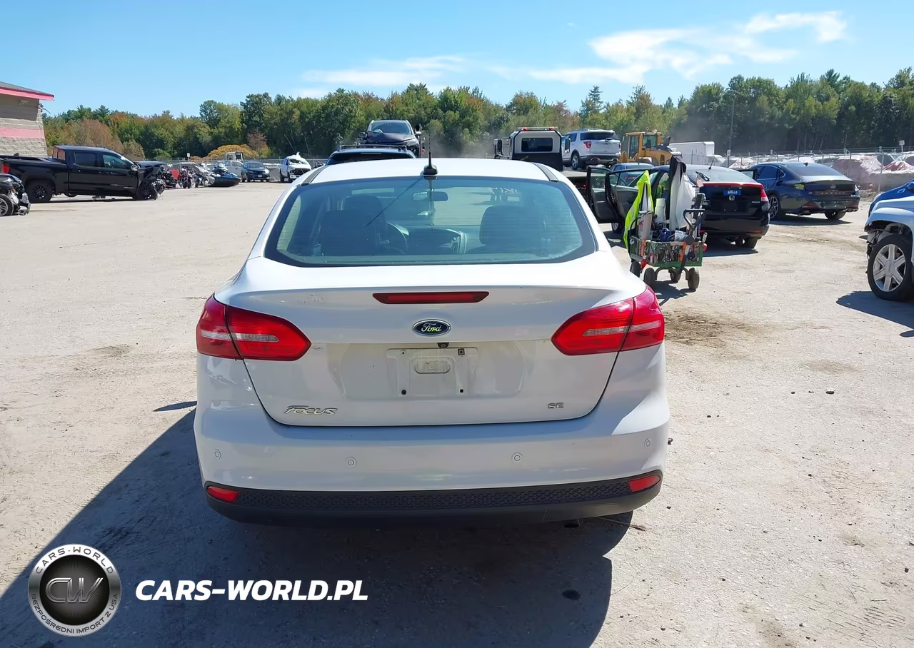 2016 Ford Focus Se VIN:1FADP3F29GL330189 - 15