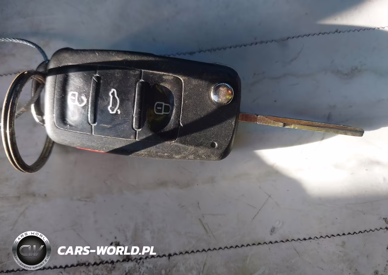 2013 Volkswagen Beetle 2.5L Entry VIN:3VWFP7AT8DM654851 - 11