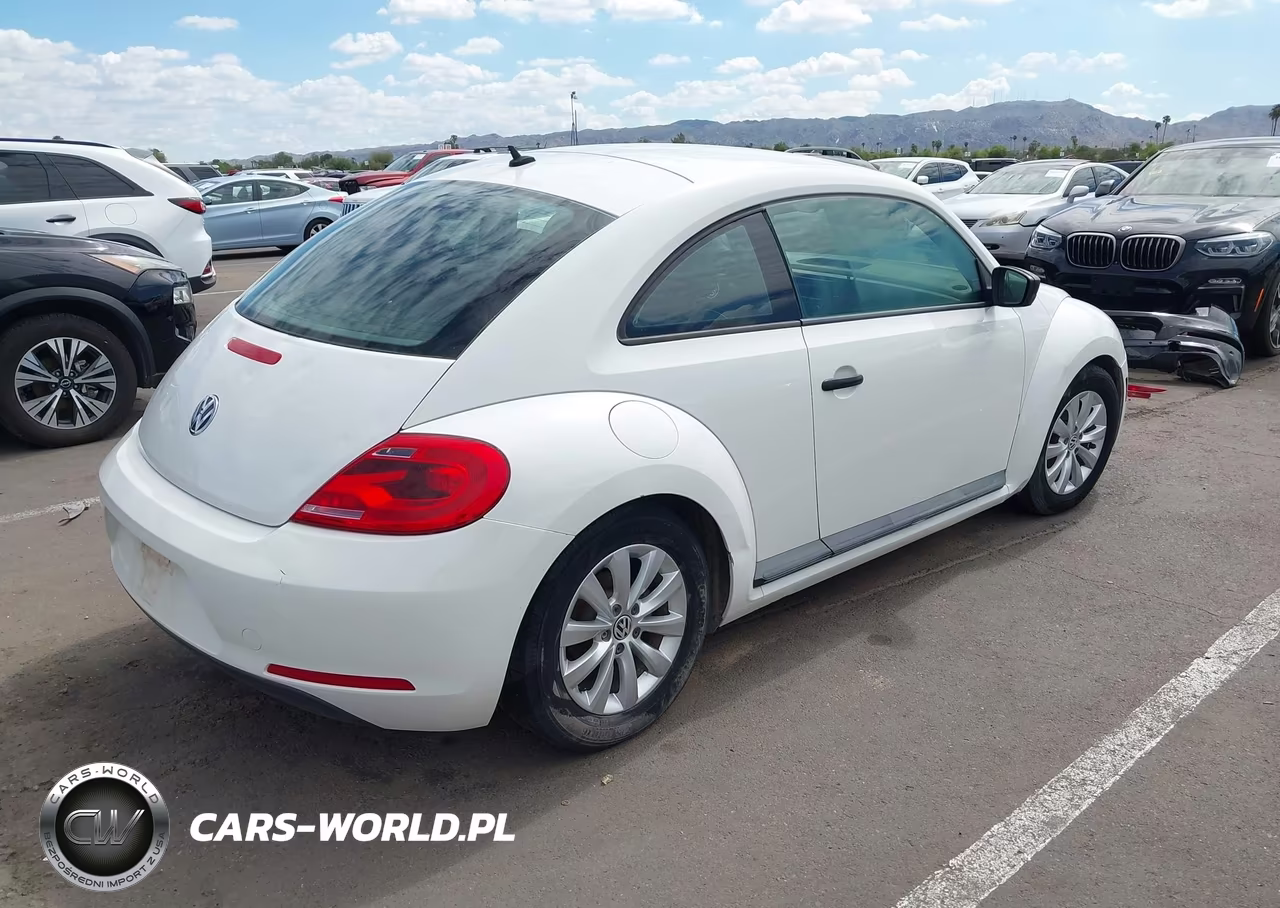 2013 Volkswagen Beetle 2.5L Entry VIN:3VWFP7AT8DM654851 - 4