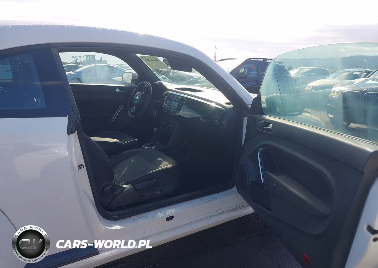 2013 Volkswagen Beetle 2.5L Entry VIN:3VWFP7AT8DM654851 - 5