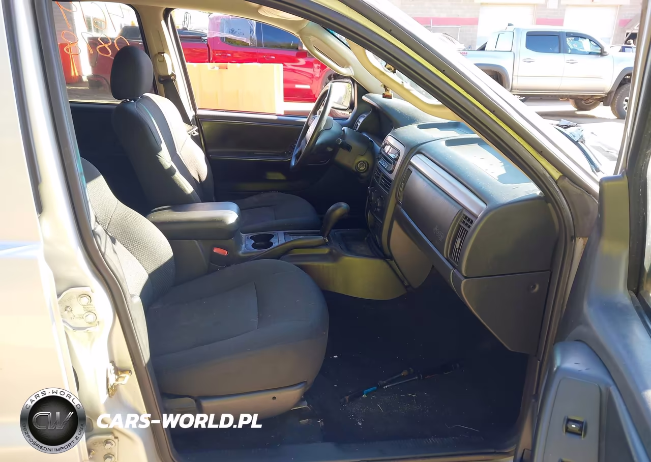 2004 Jeep Grand Cherokee Laredo VIN:1J4GW48S84C262390 - 5