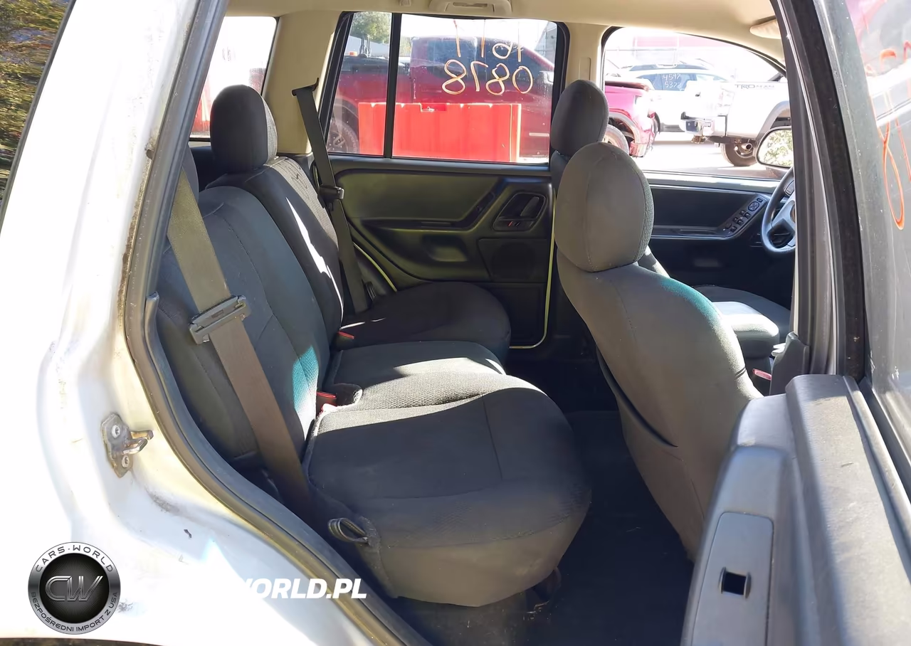 2004 Jeep Grand Cherokee Laredo VIN:1J4GW48S84C262390 - 8