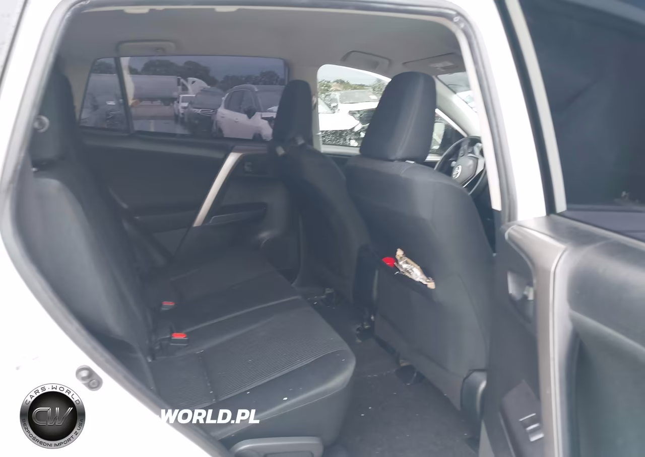 2017 Toyota Rav4 Le VIN:JTMZFREV9HJ703245 - 8