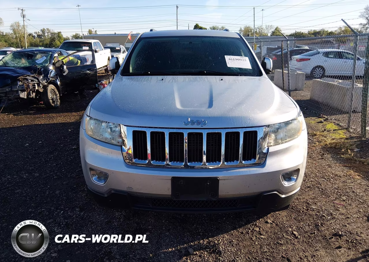 2013 Jeep Grand Cherokee Laredo VIN:1C4RJFAG3DC640775 - 12