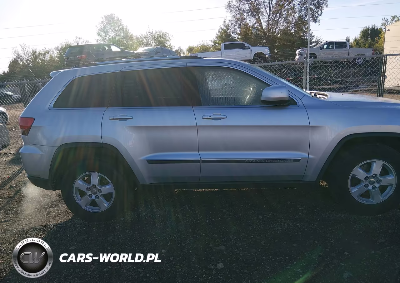 2013 Jeep Grand Cherokee Laredo VIN:1C4RJFAG3DC640775 - 13