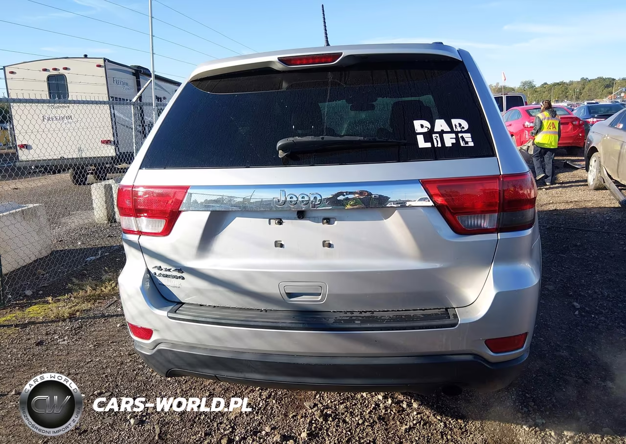2013 Jeep Grand Cherokee Laredo VIN:1C4RJFAG3DC640775 - 16