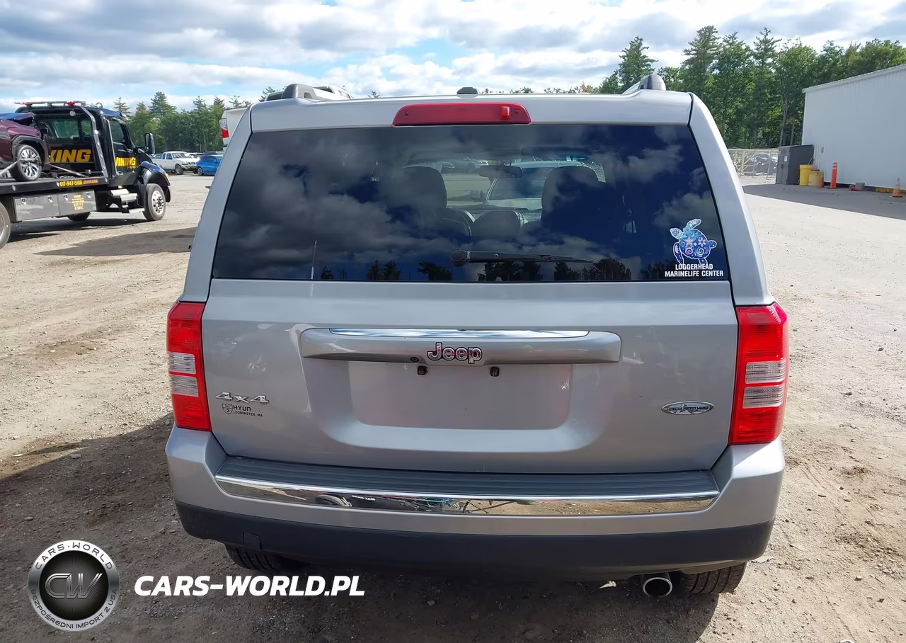 2016 Jeep Patriot High Altitude Edition VIN:1C4NJRFB6GD586089 - 16