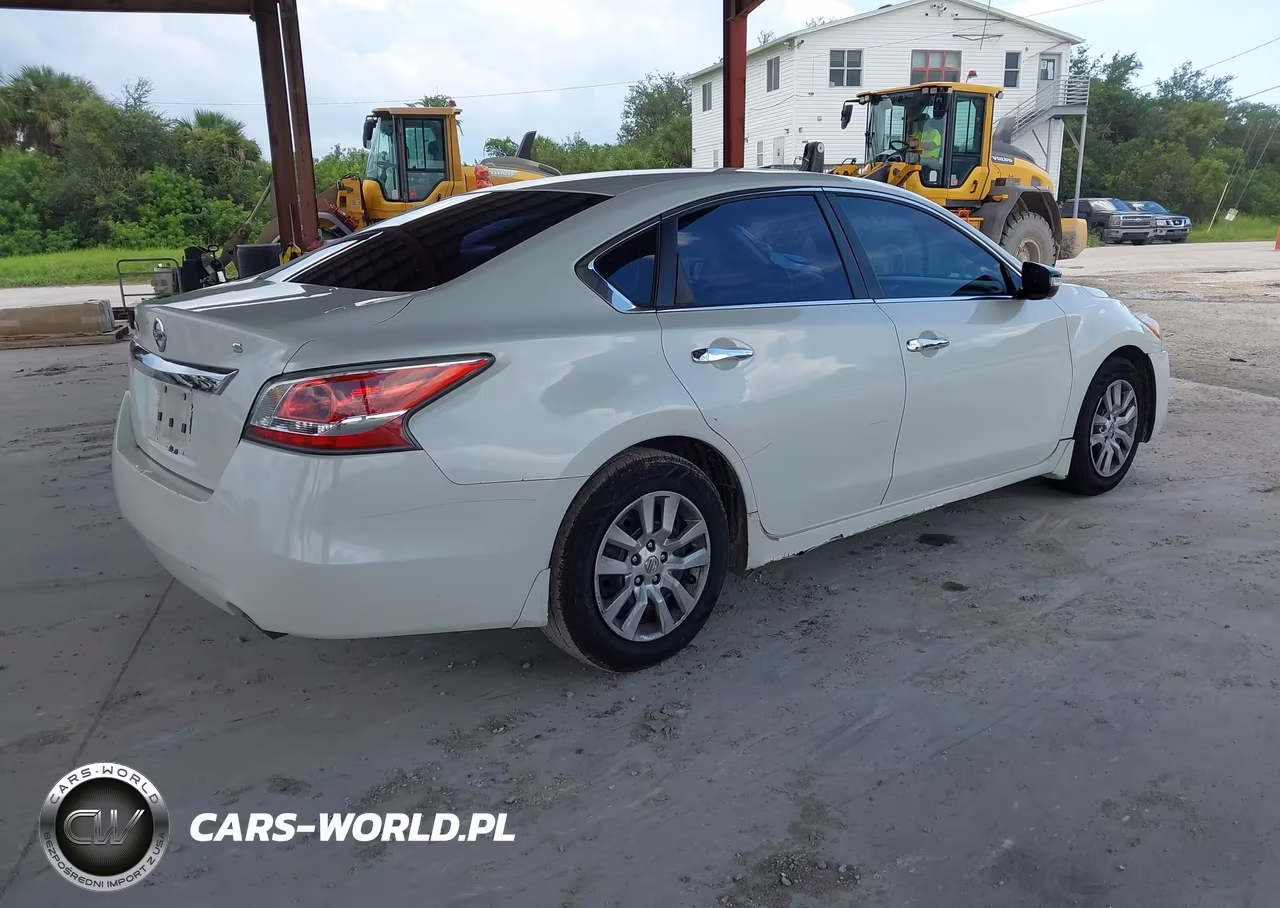 2015 Nissan Altima 2.5 S VIN:1N4AL3AP8FN392090 - 4