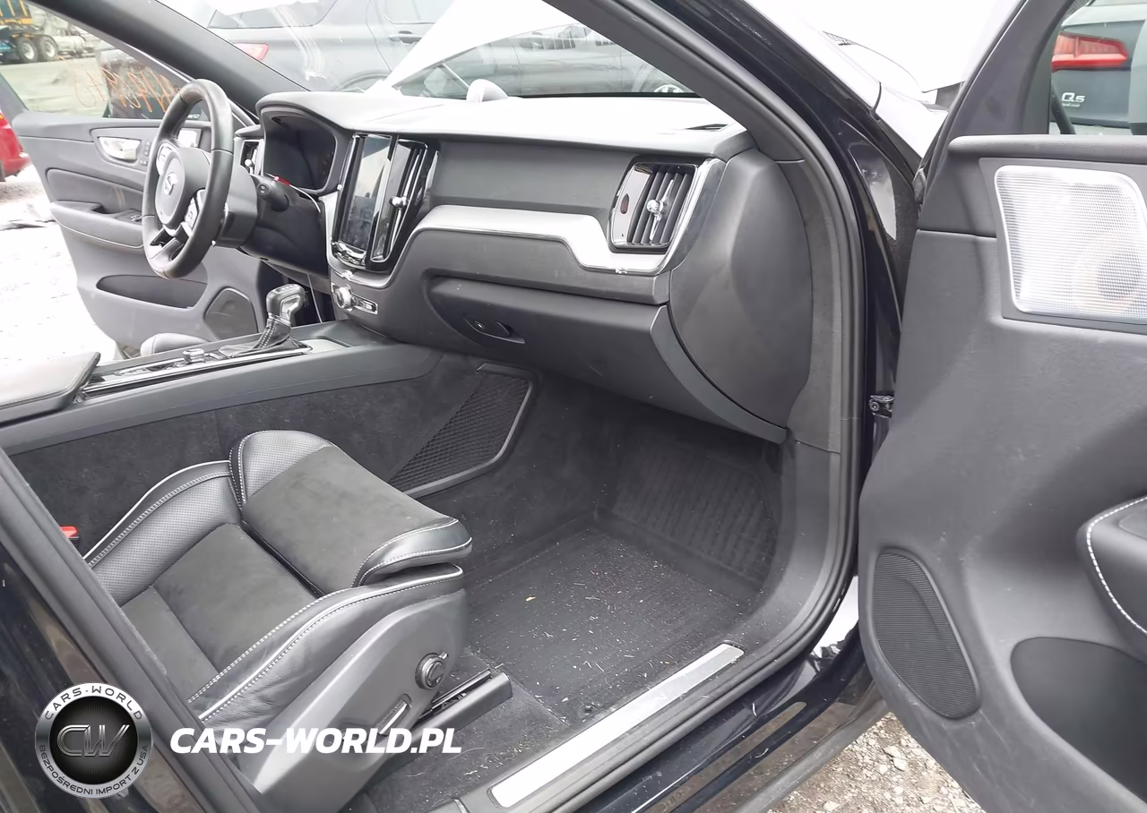 2019 Volvo Xc60 T6 R-Design VIN:LYVA22RM8KB302402 - 5