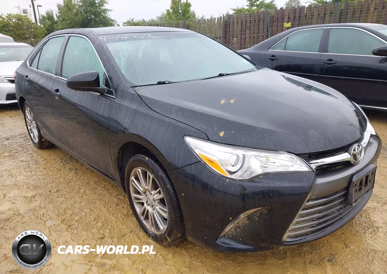 2015 Toyota Camry Le – zdjęcie 1 z 16