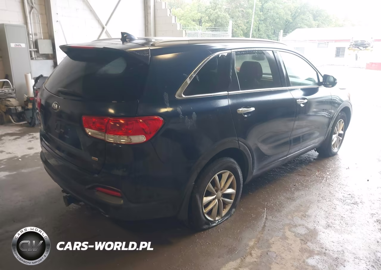 2016 Kia Sorento Lx VIN:5XYPG4A31GG063770 - 4