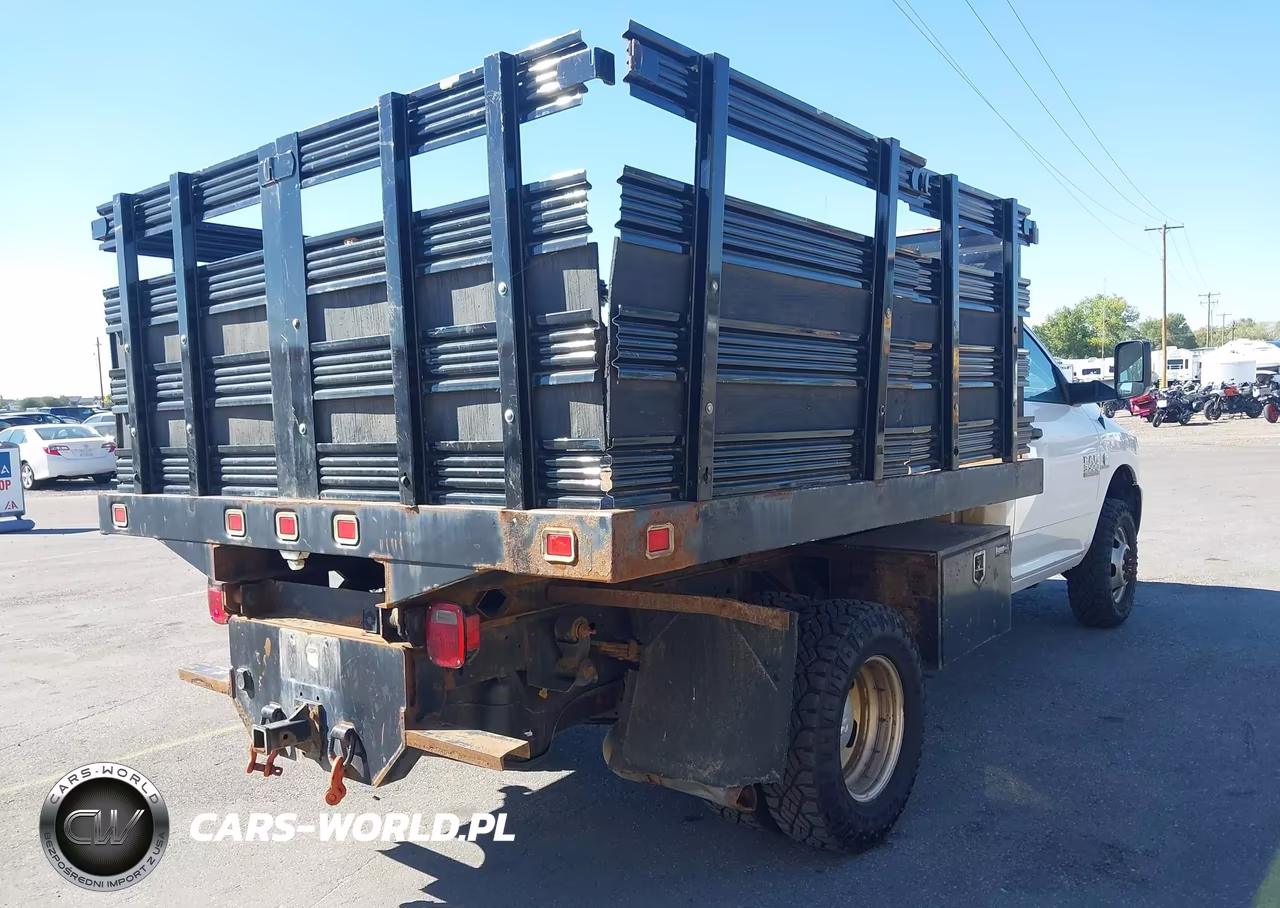 2018 Ram 3500 Chassis Tradesman-Slt VIN:3C7WRTAL7JG272913 - 4