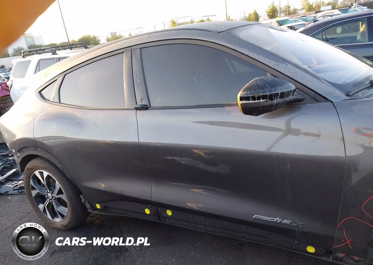 2023 Ford Mustang Mach-E Premium VIN:3FMTK3R73PMA26782 - 14