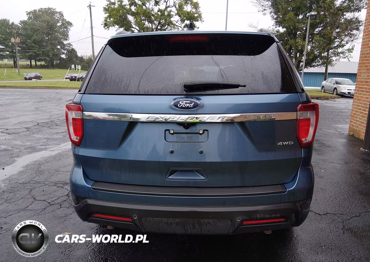 2018 Ford Explorer VIN:1FM5K8B86JGA59415 - 17