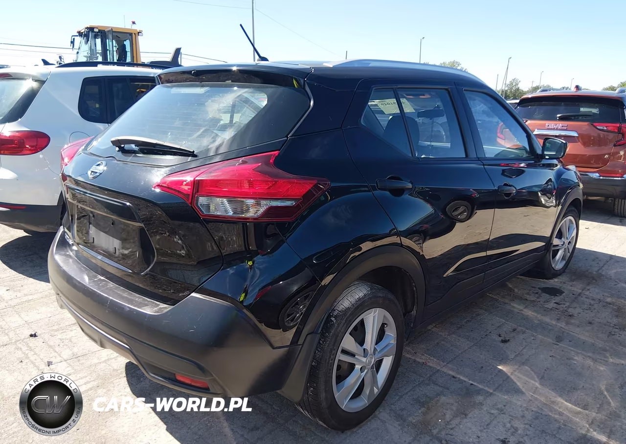 2019 Nissan Kicks S VIN:3N1CP5CU9KL472016 - 4