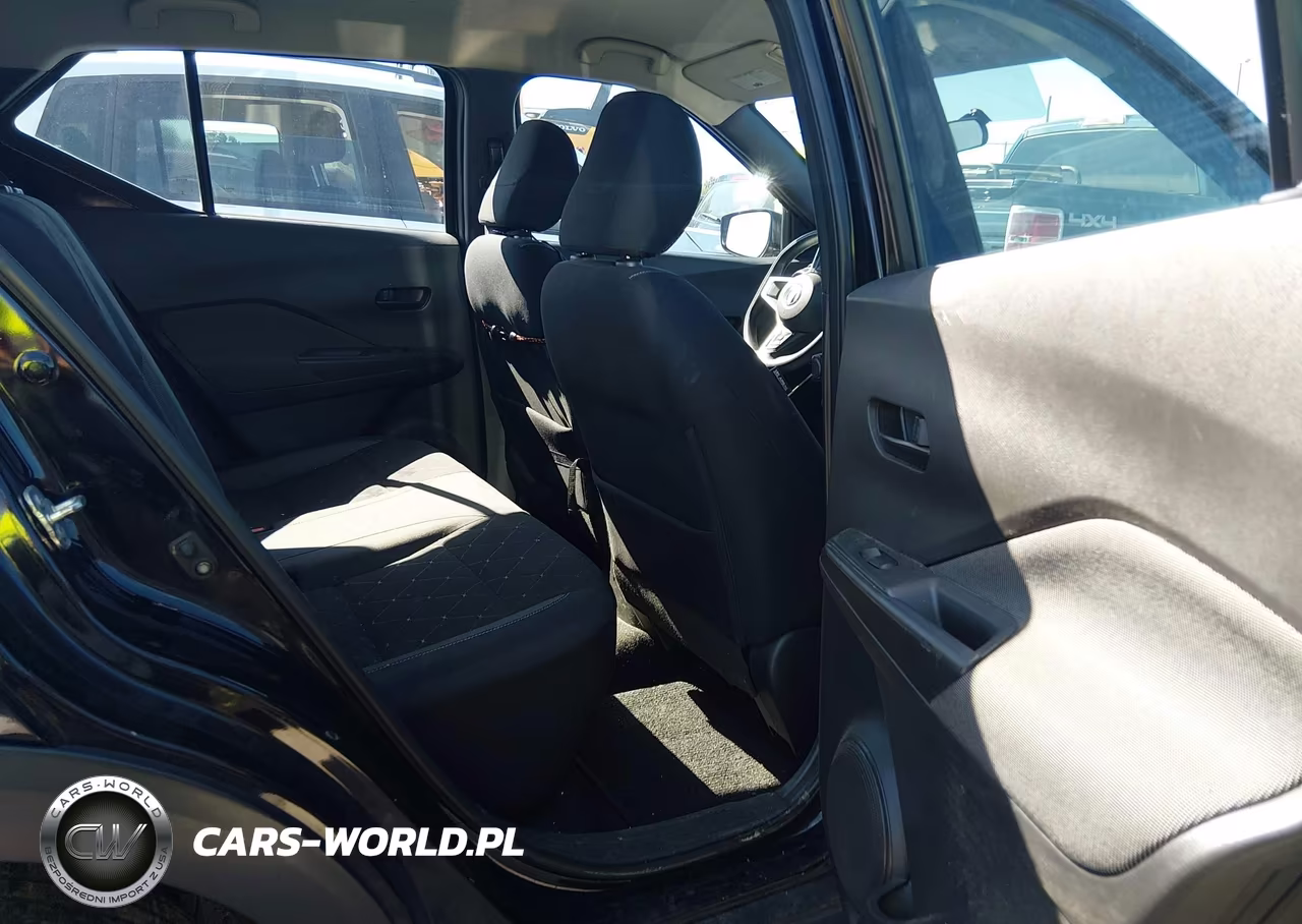2019 Nissan Kicks S VIN:3N1CP5CU9KL472016 - 8