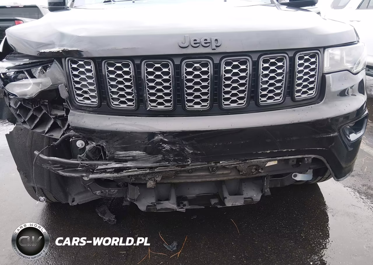 2018 Jeep Grand Cherokee Altitude 4X2 VIN:1C4RJEAG7JC428077 - 18
