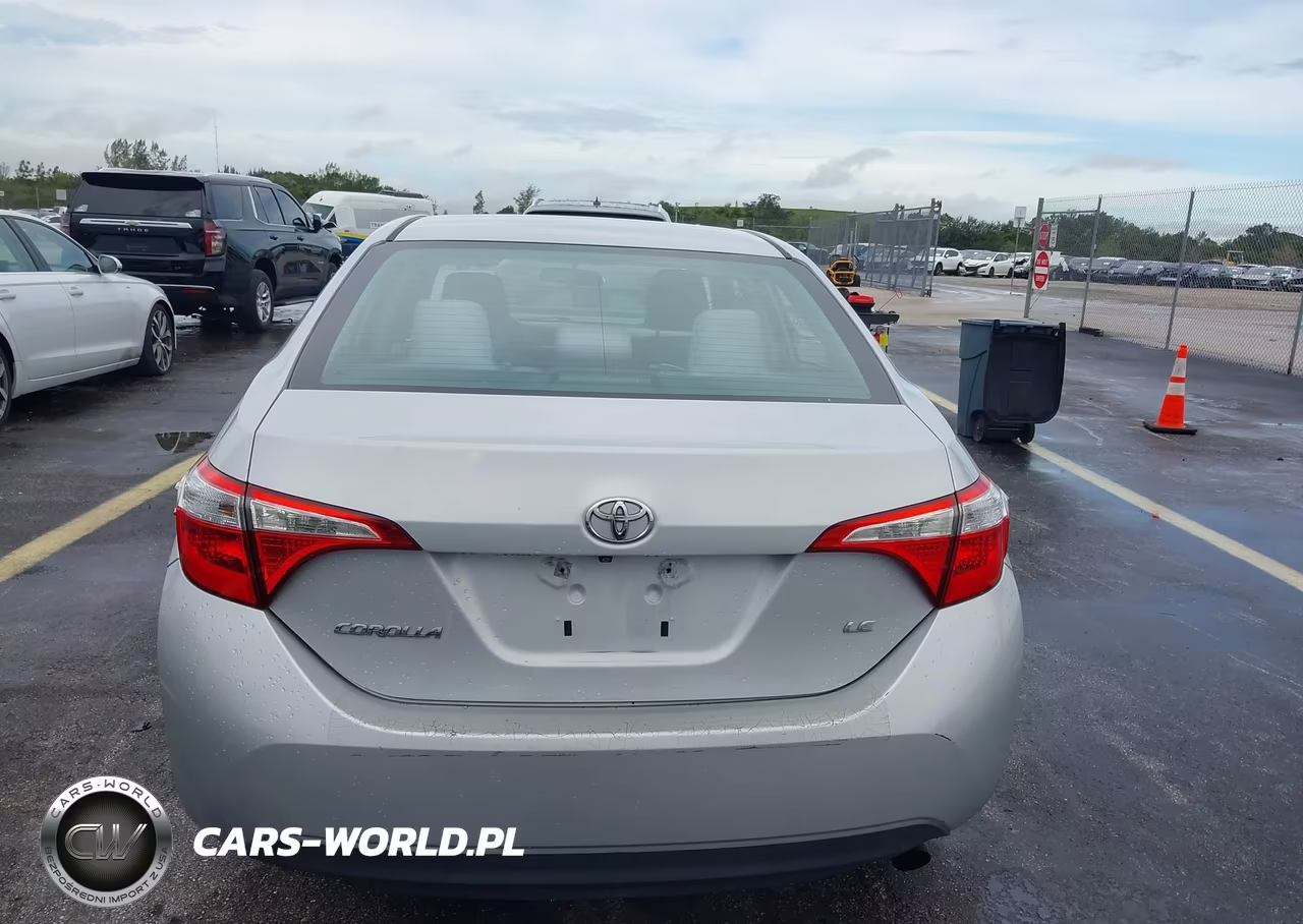 2015 Toyota Corolla Le VIN:2T1BURHE0FC294113 - 17